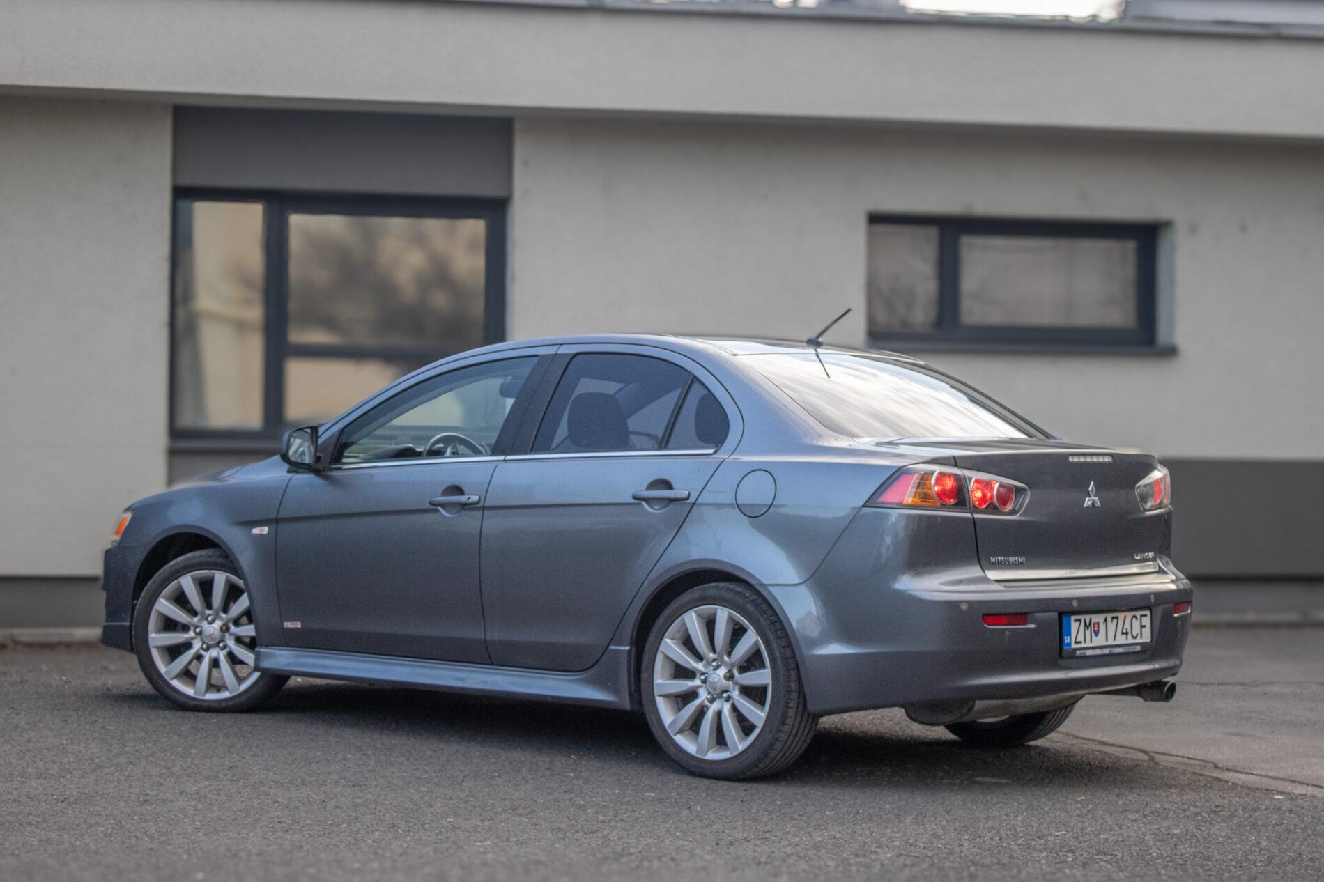 2011 Mitsubishi Lancer, sivá sedan, 178 968 km