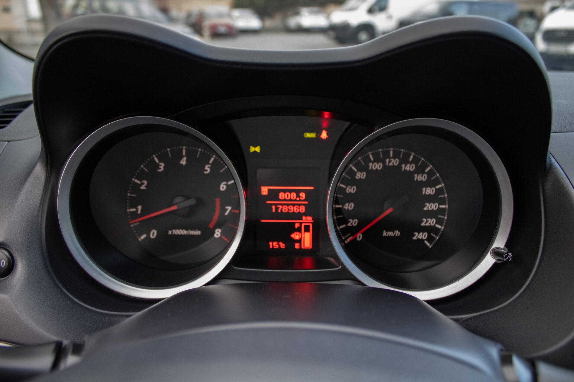 2011 Mitsubishi Lancer, sivá sedan, 178 968 km