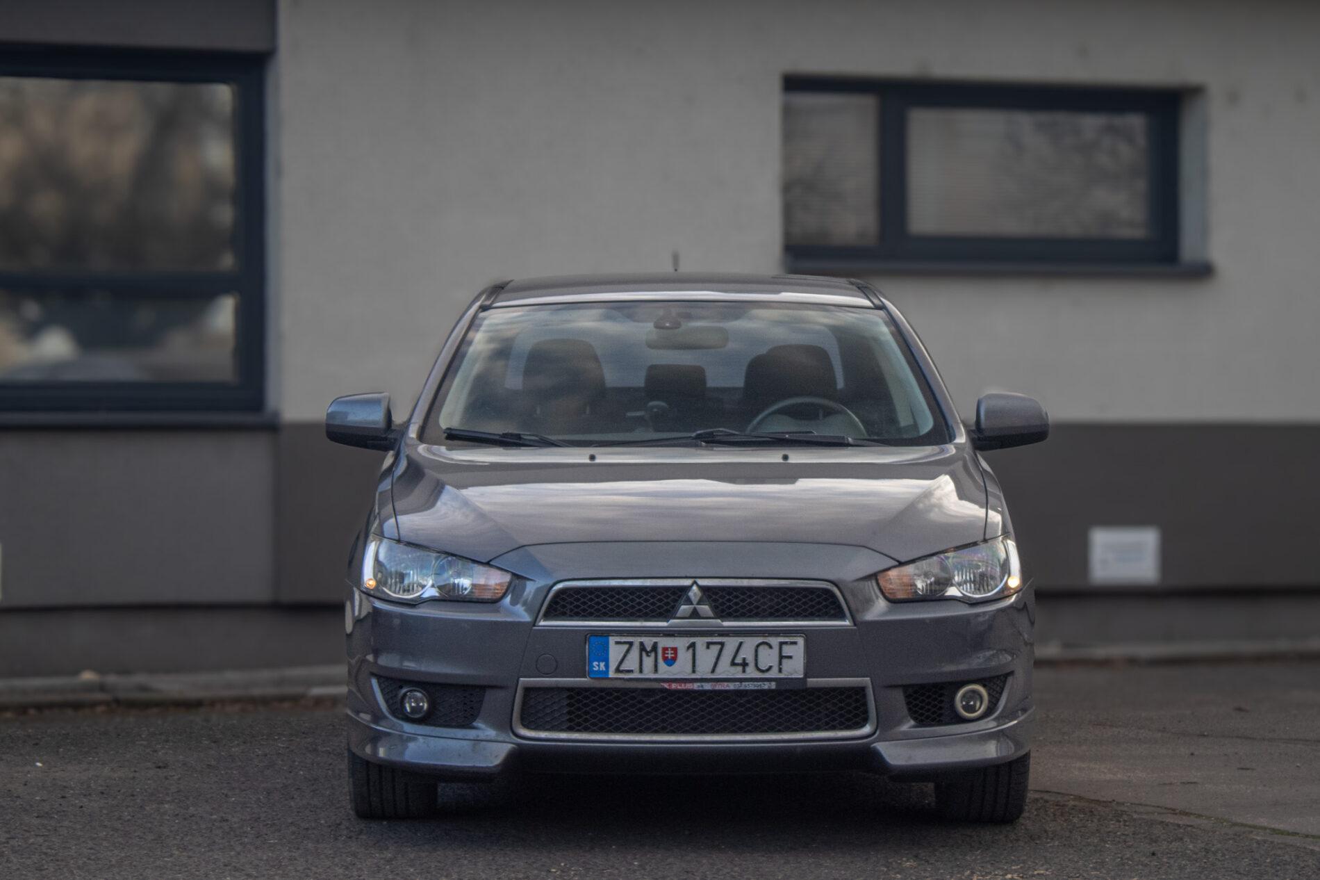 2011 Mitsubishi Lancer, sivá sedan, 178 968 km