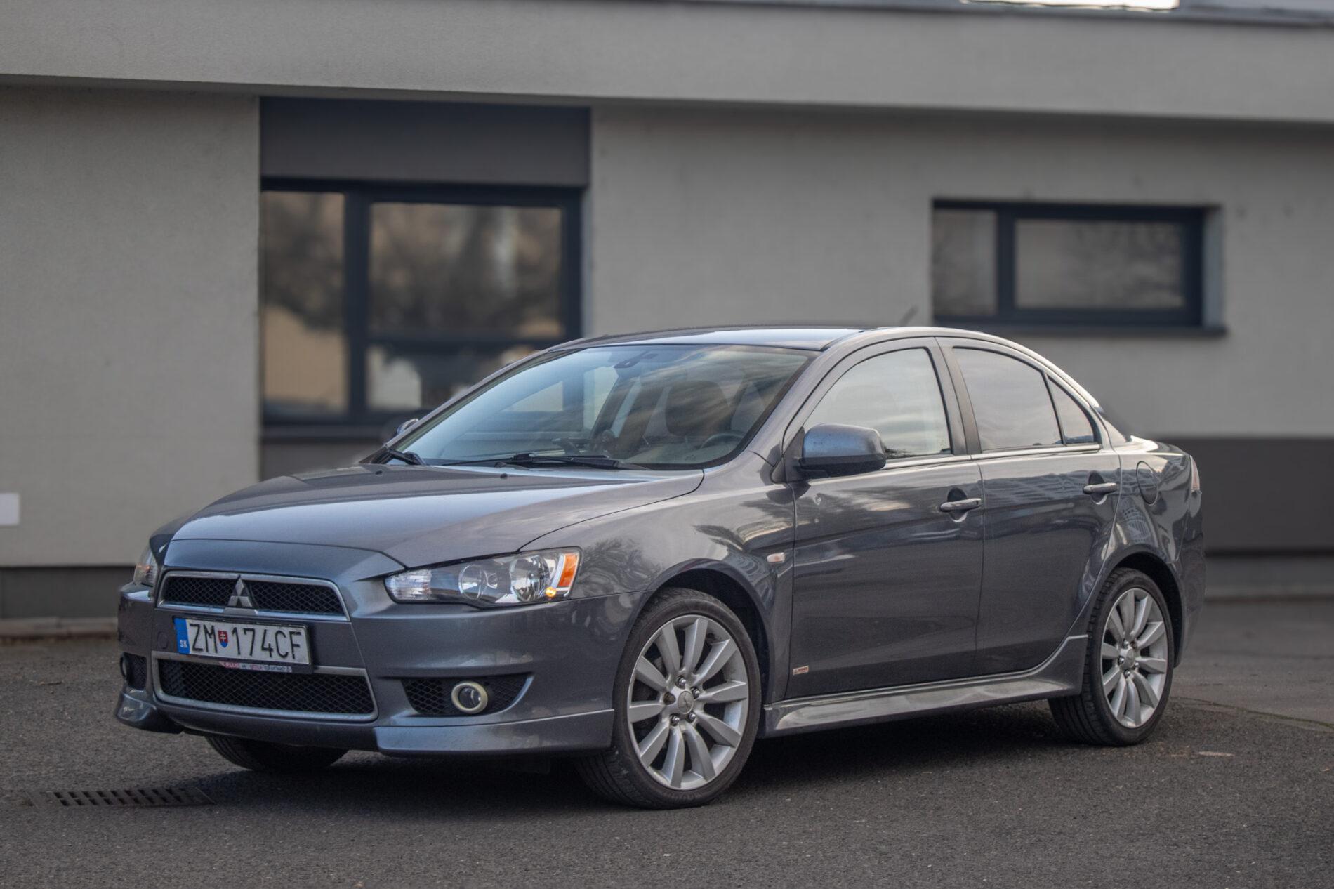 2011 Mitsubishi Lancer, sivá sedan, 178 968 km