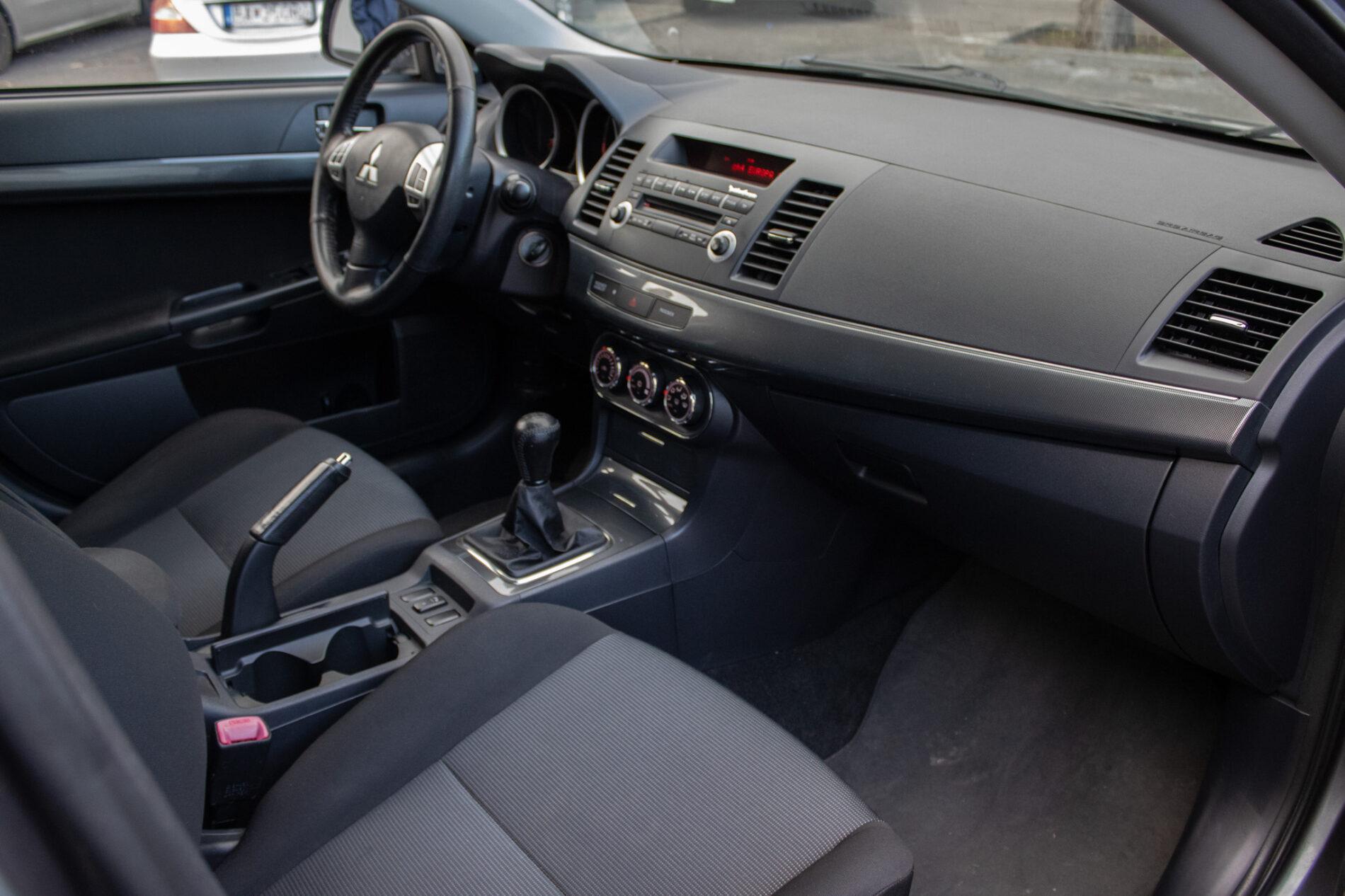 2011 Mitsubishi Lancer, sivá sedan, 178 968 km