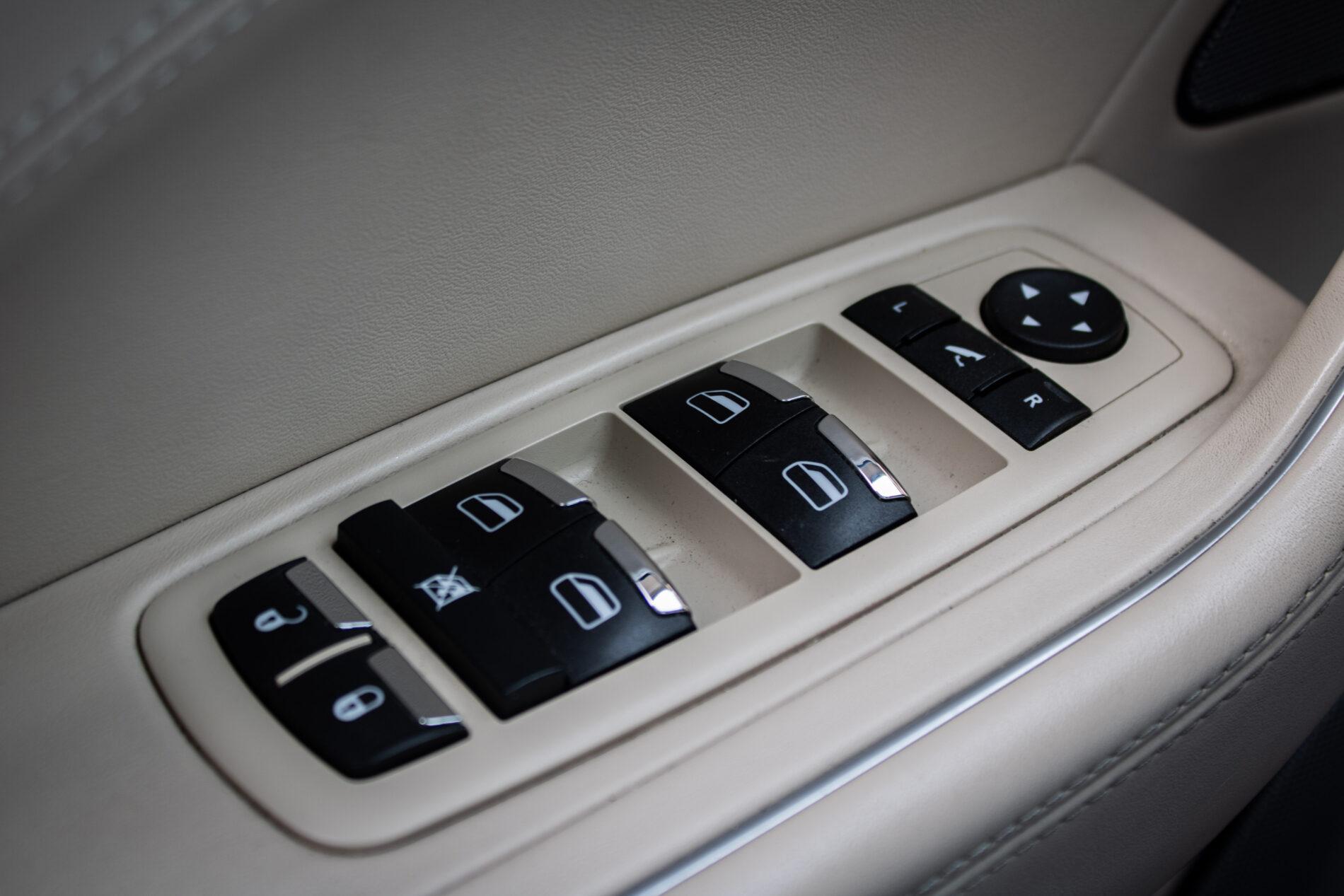 2017 Maserati Levante, čierna suv, 212 484 km