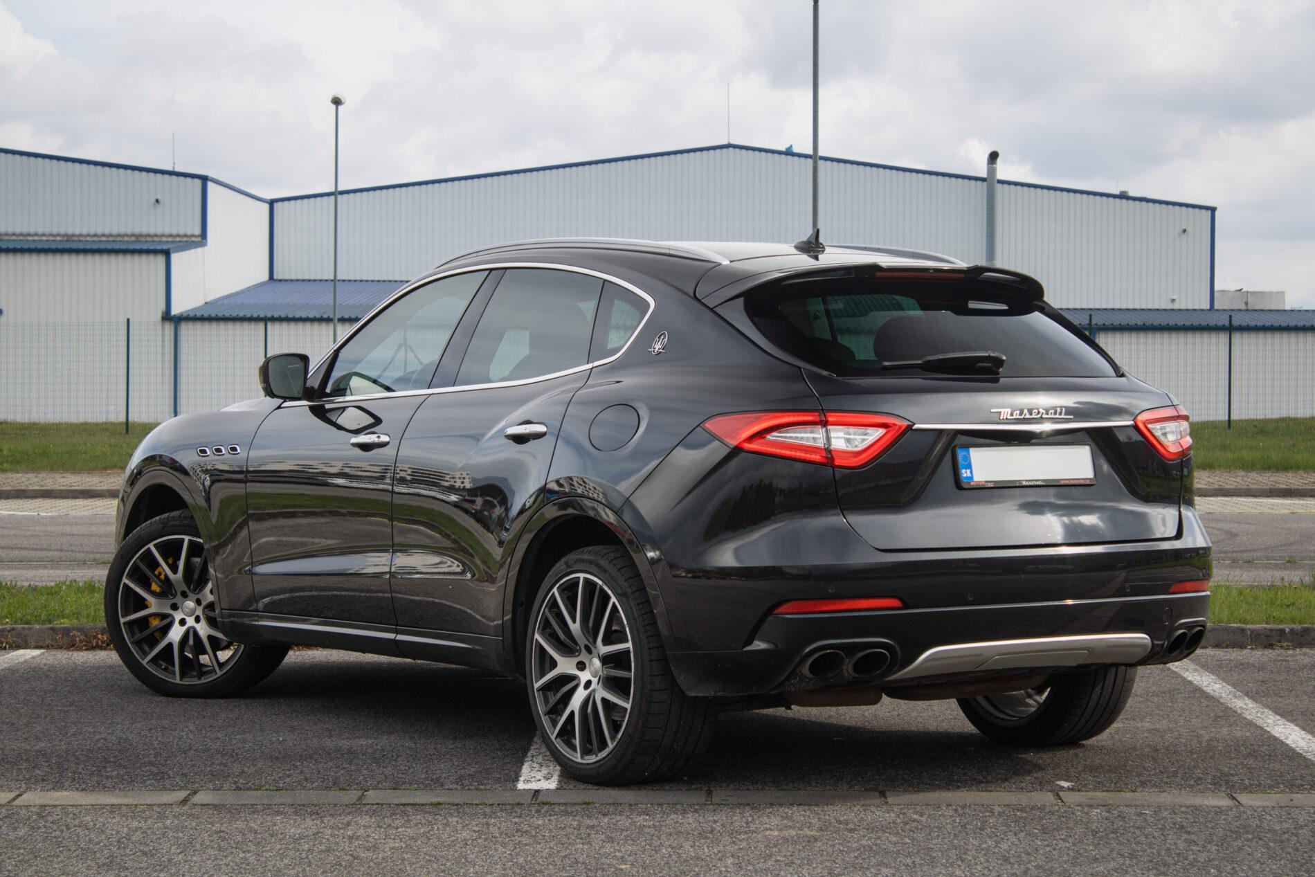 2017 Maserati Levante, čierna suv, 212 484 km