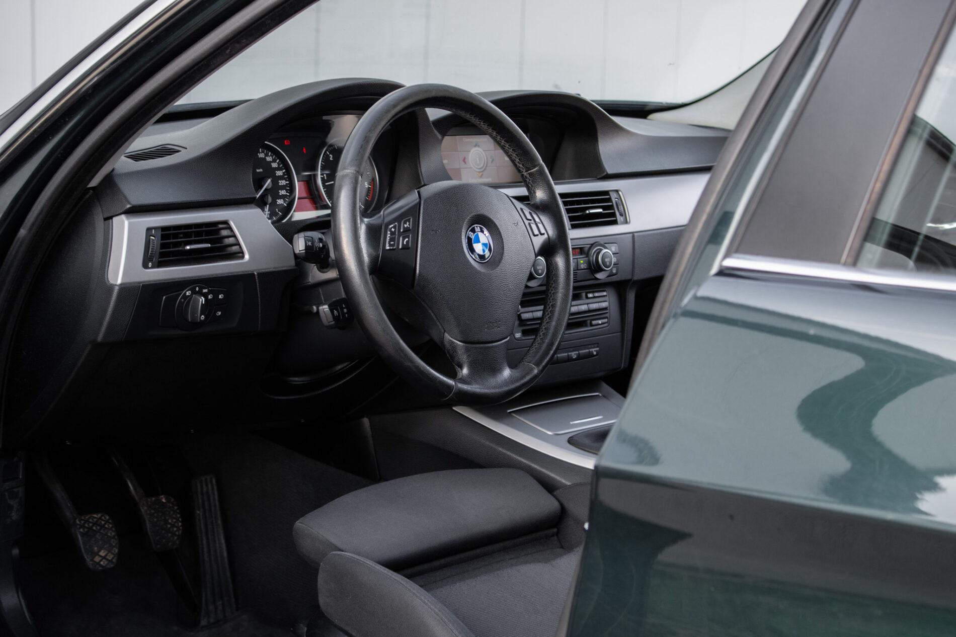 2008 BMW 330d, zelená kombi, 392 635 km