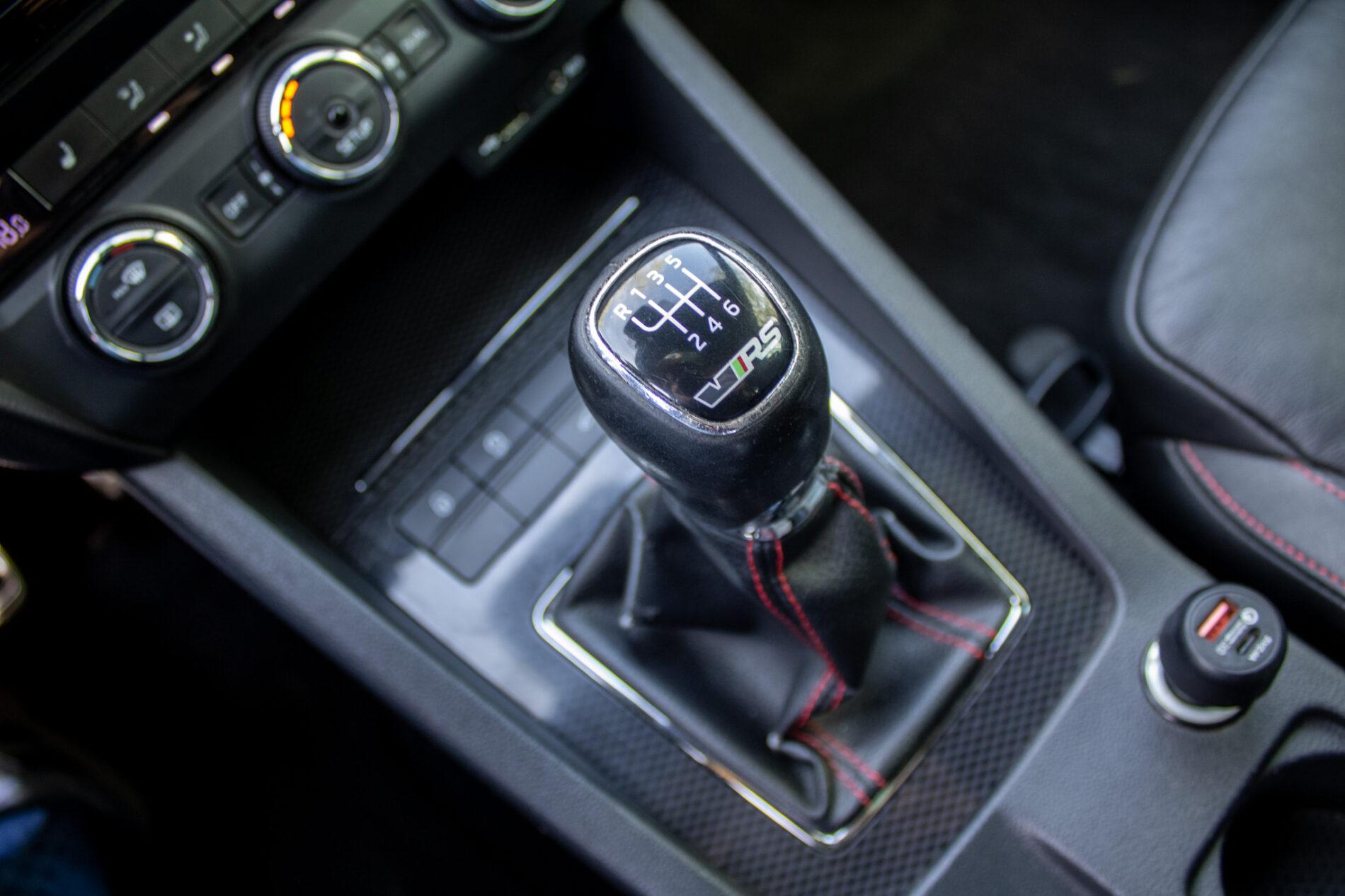 2015 Skoda Octavia RS, biela kombi, 269 760 km