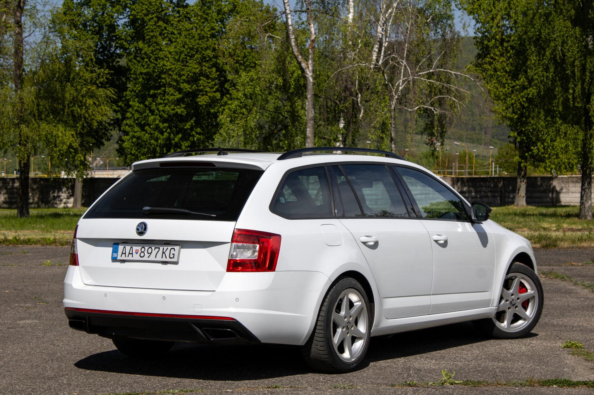 2015 Skoda Octavia RS, biela kombi, 269 760 km
