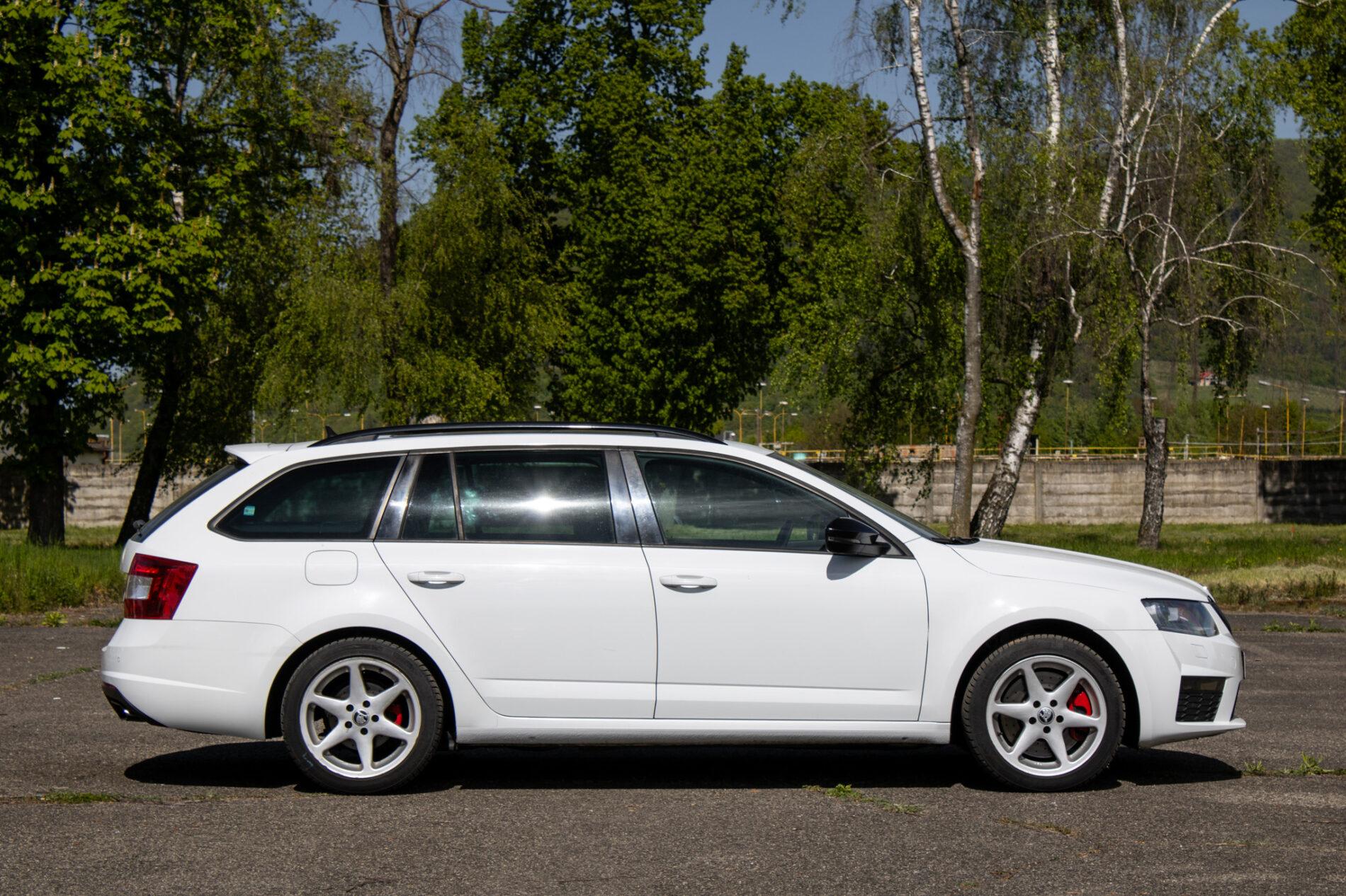 2015 Skoda Octavia RS, biela kombi, 269 760 km