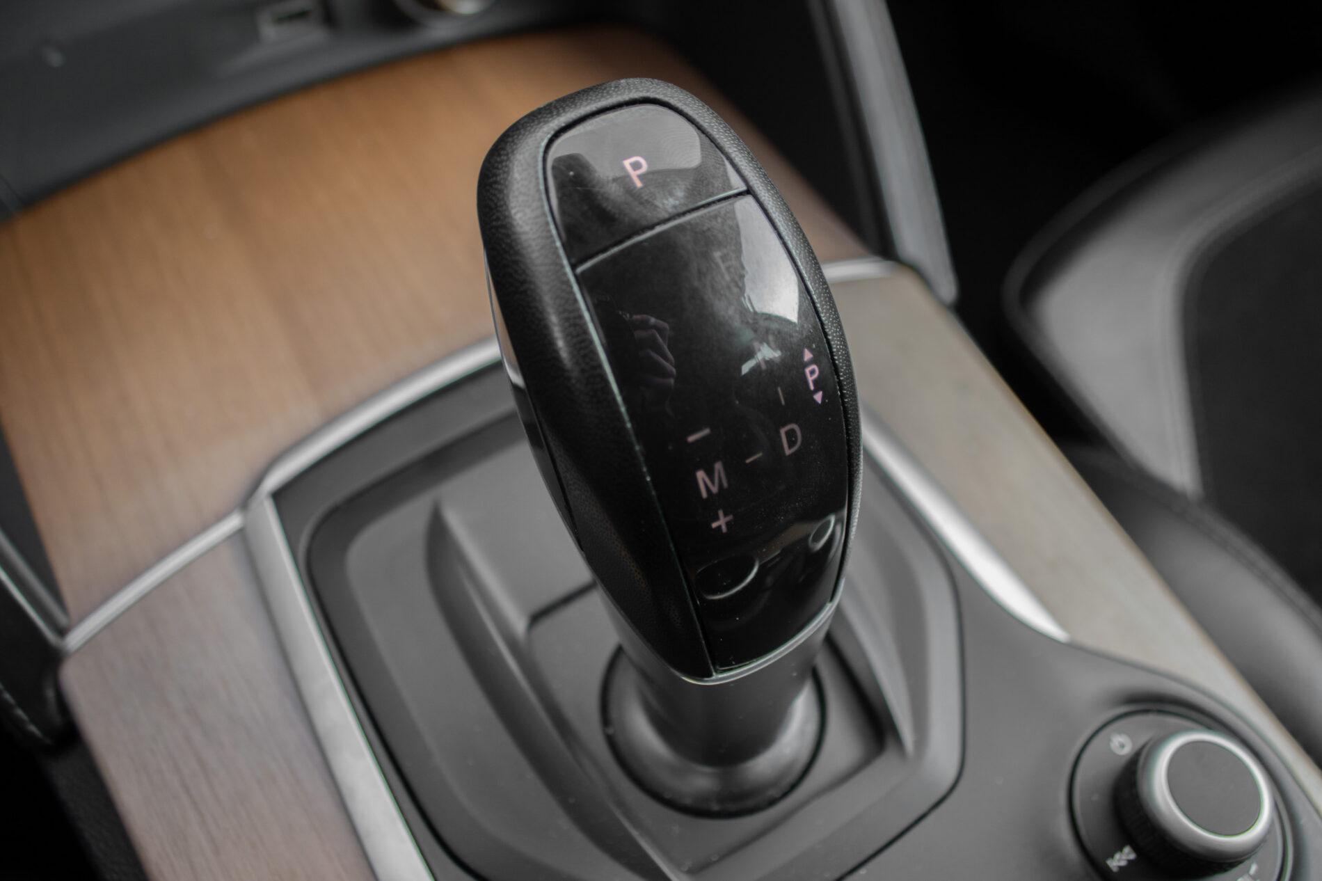 2017 Alfa Romeo Stelvio, sivá suv, 160 000 km