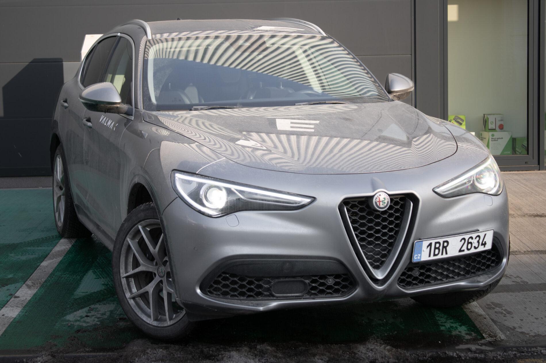 2017 Alfa Romeo Stelvio, sivá suv, 160 000 km