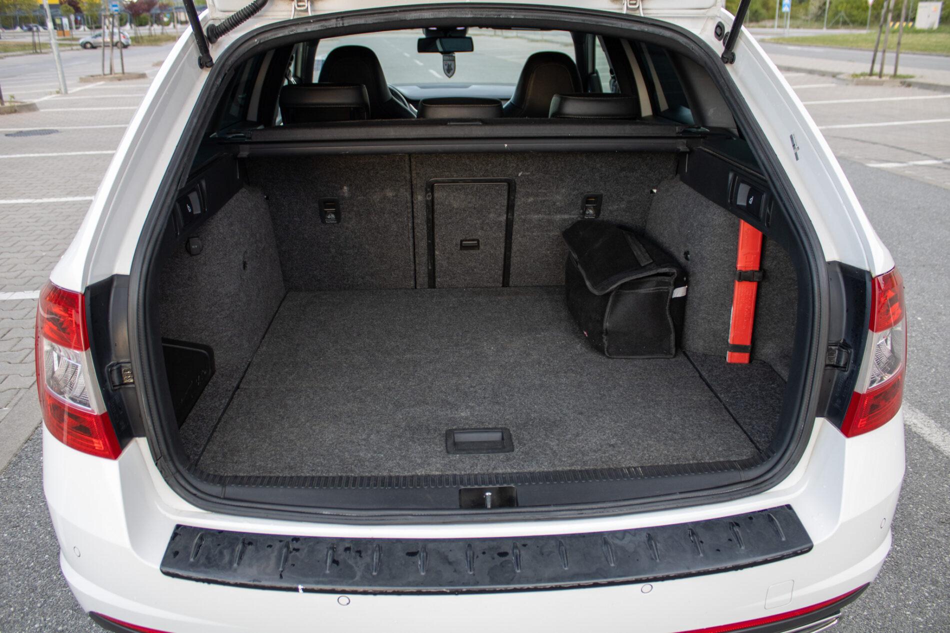 2013 Skoda Octavia RS, biela kombi, 356 832 km