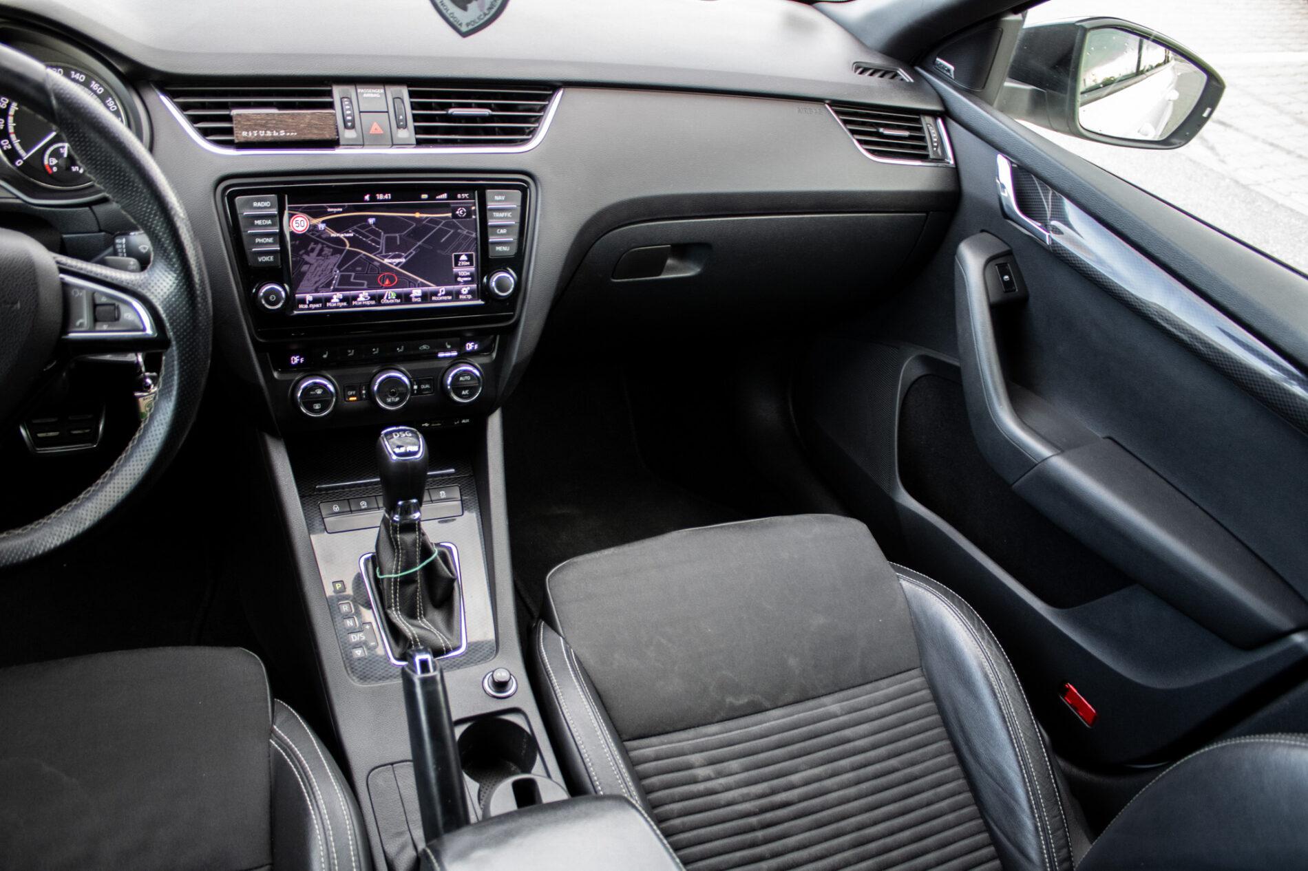 2013 Skoda Octavia RS, biela kombi, 356 832 km
