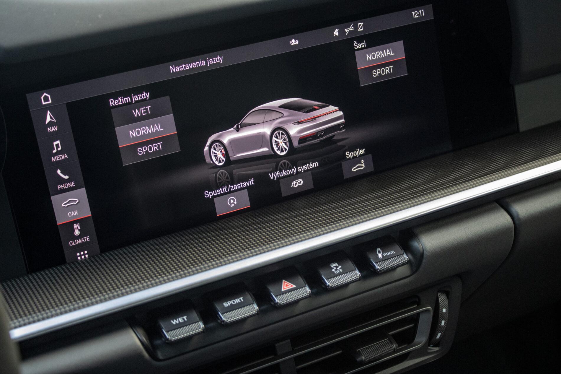 2021 Porsche 992 Carrera 4S, zelená kupé, 27 175 km