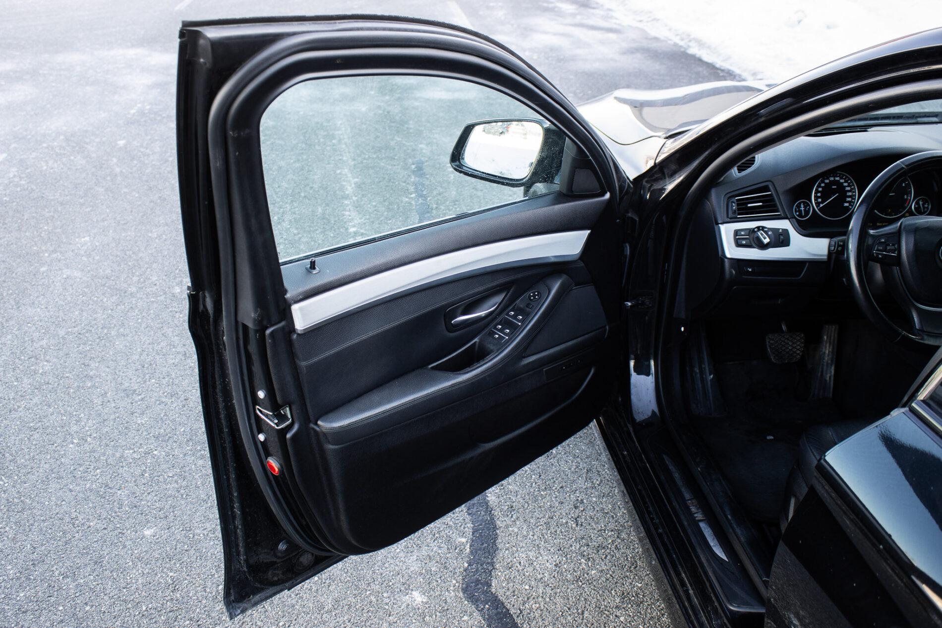 2012 BMW 535d, čierna sedan, 303 563 km