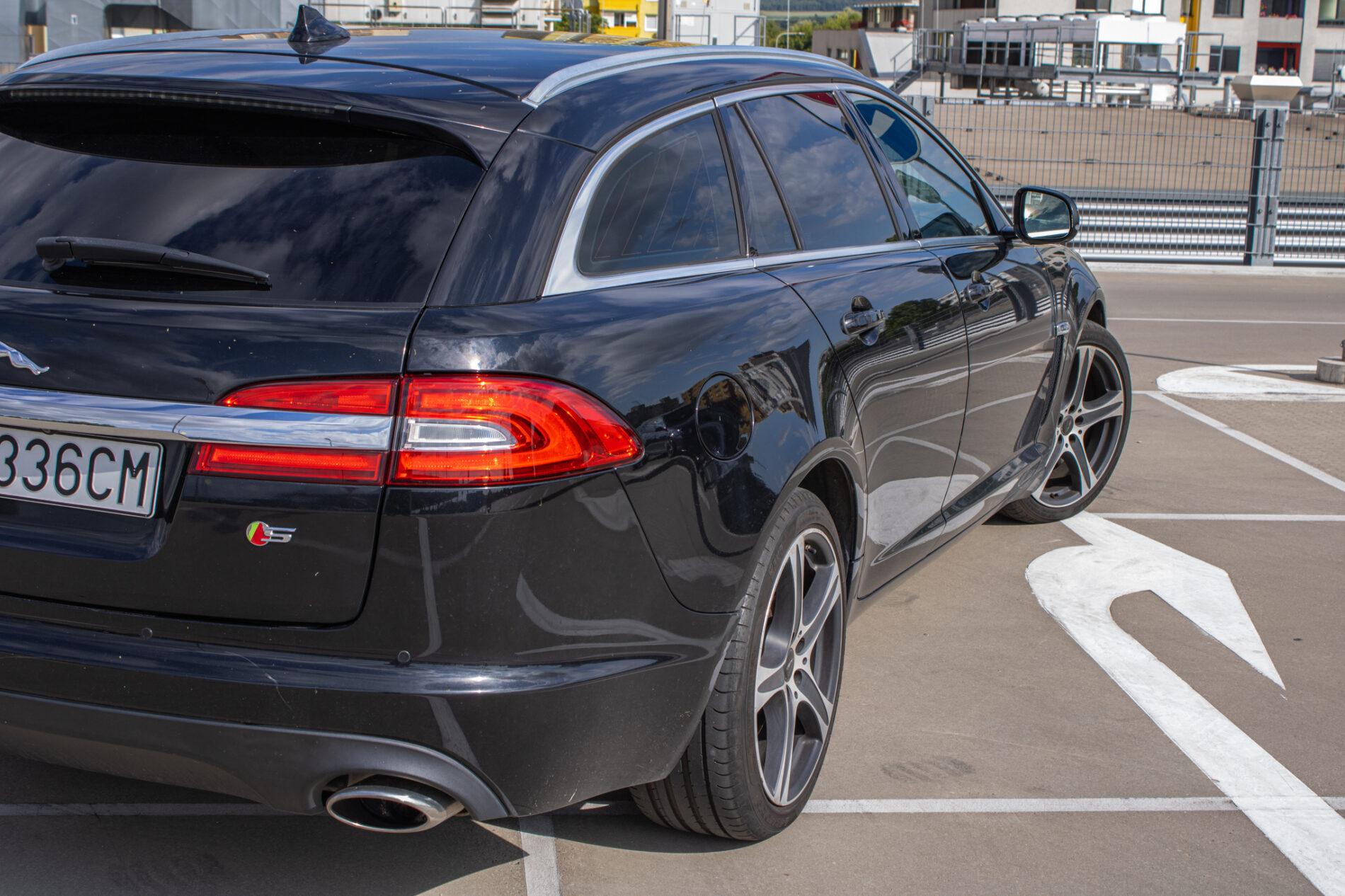 2014 Jaguar XF, čierna kombi, 224 926 km