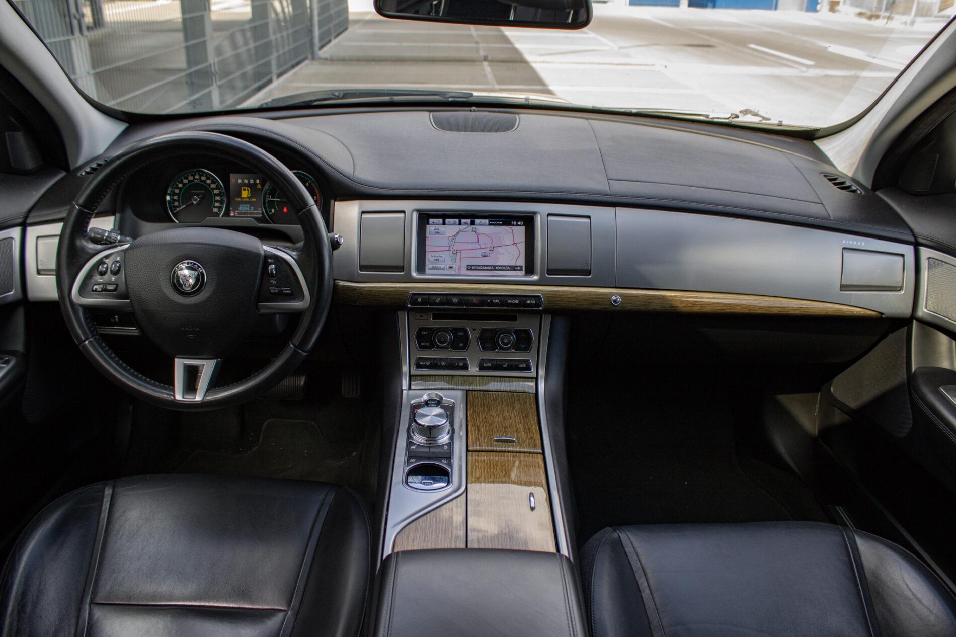 2014 Jaguar XF, čierna kombi, 224 926 km