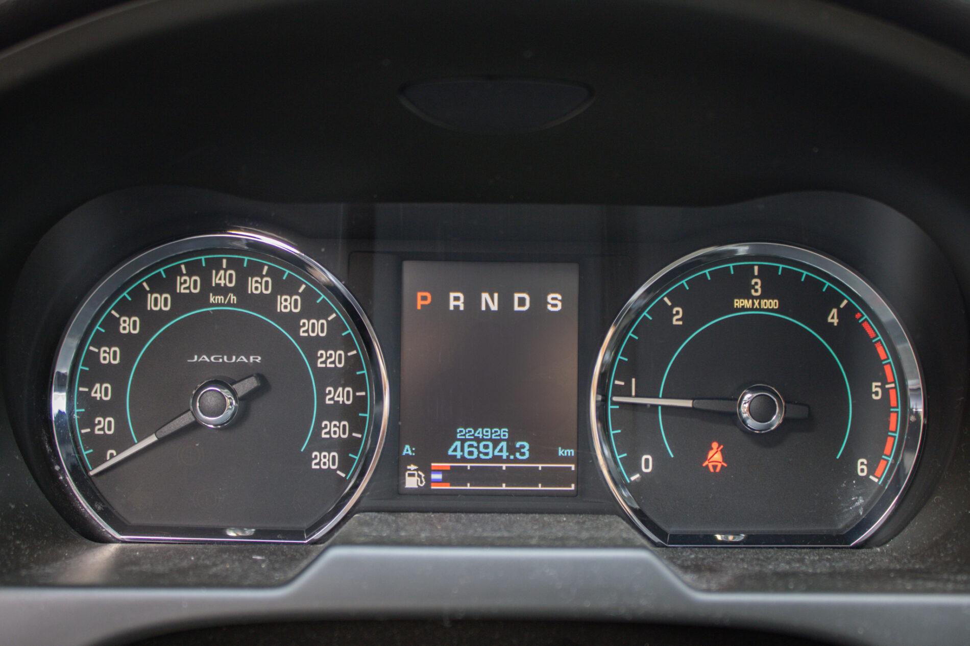 2014 Jaguar XF, čierna kombi, 224 926 km