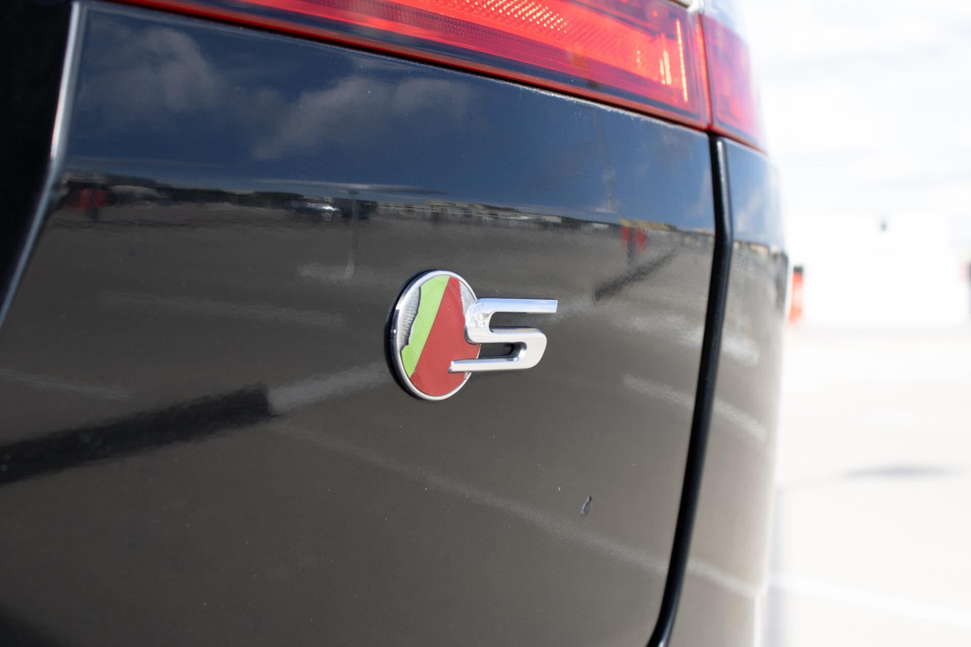 2014 Jaguar XF, čierna kombi, 224 926 km