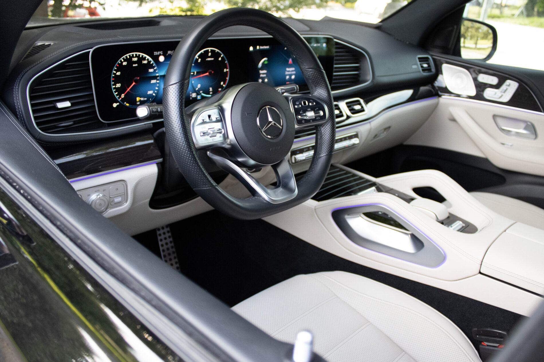 2023 Mercedes-Benz GLS 400d, čierna suv, 40 535 km