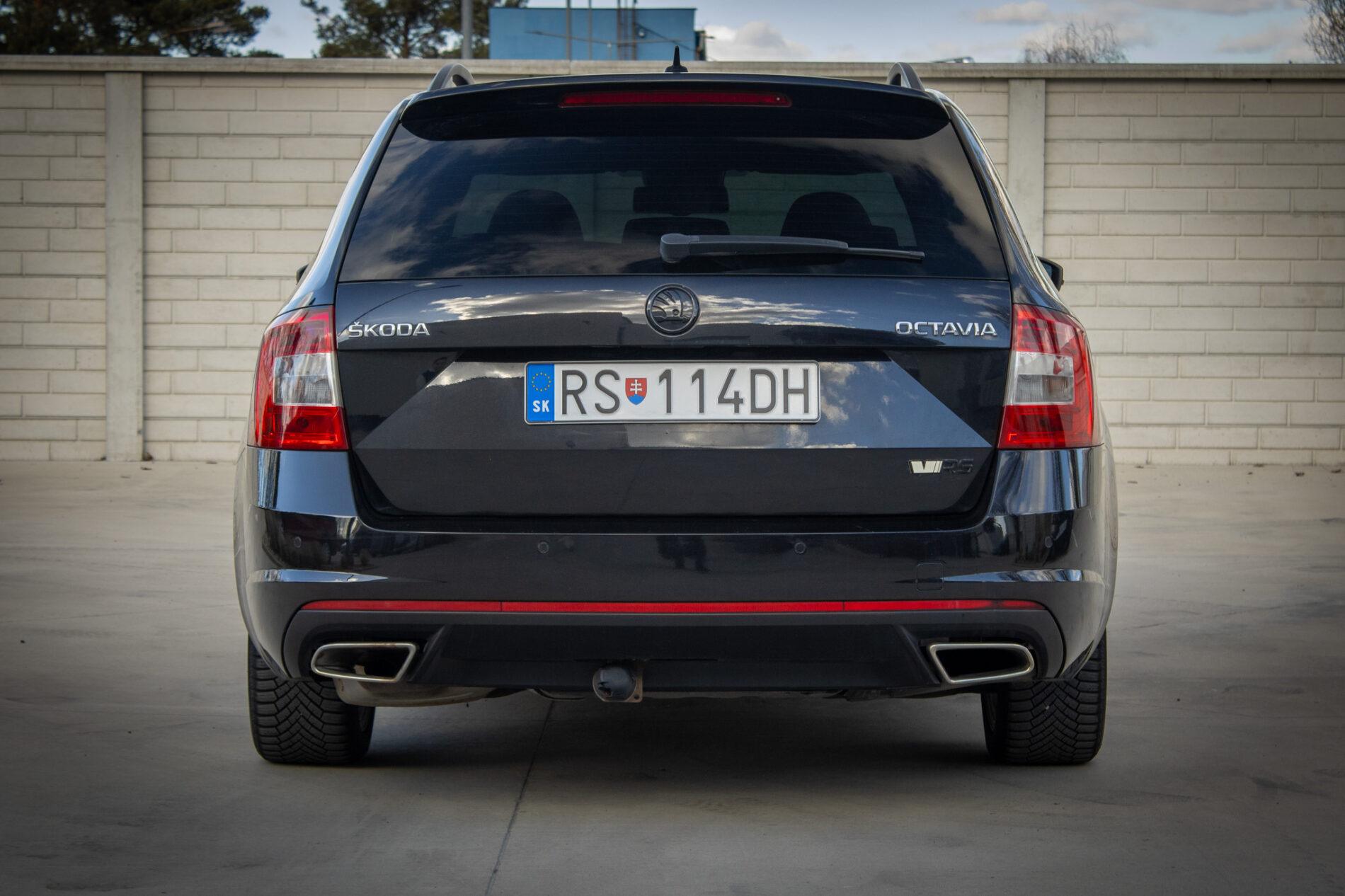 2016 Skoda Octavia RS, čierna kombi, 237 027 km