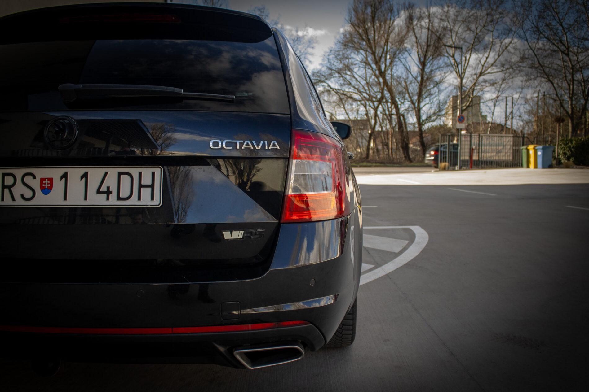 2016 Skoda Octavia RS, čierna kombi, 237 027 km