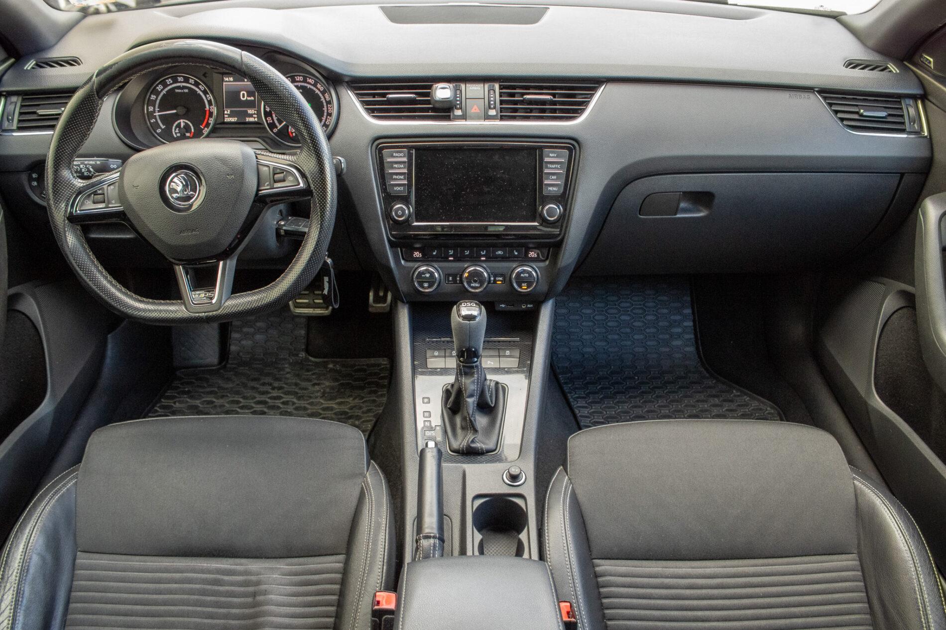 2016 Skoda Octavia RS, čierna kombi, 237 027 km