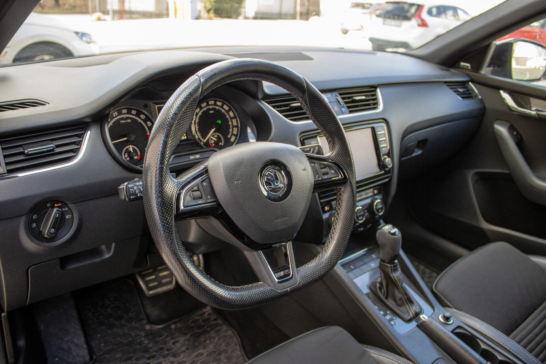 2016 Skoda Octavia RS, čierna kombi, 237 027 km