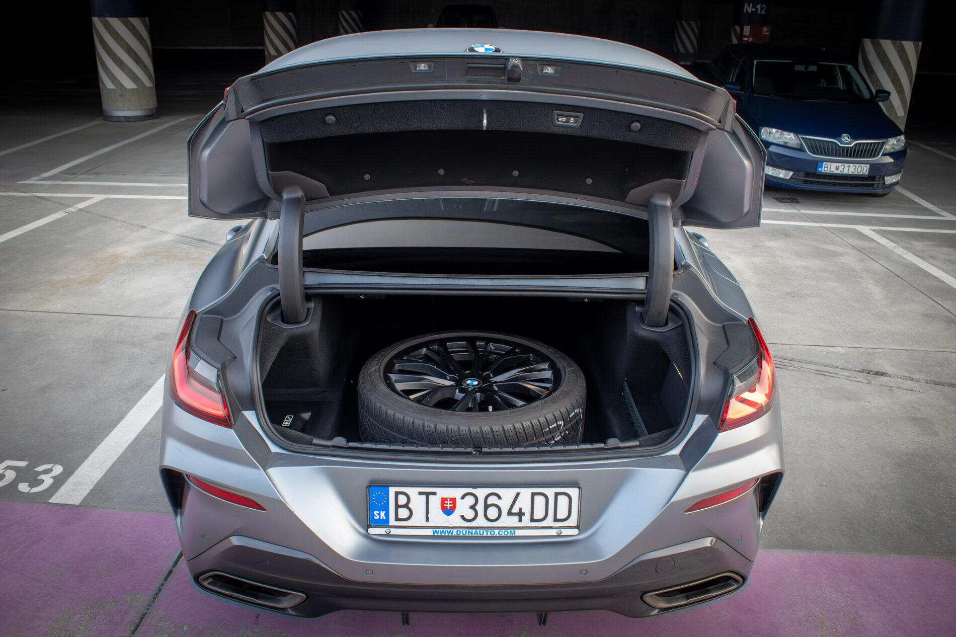2021 BMW M850i, sivá kupé, 213 085 km