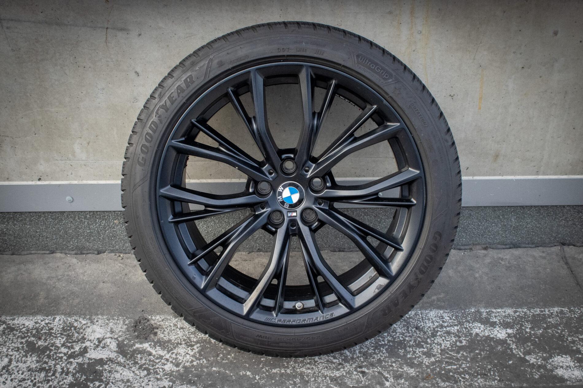 2021 BMW M850i, sivá kupé, 213 085 km