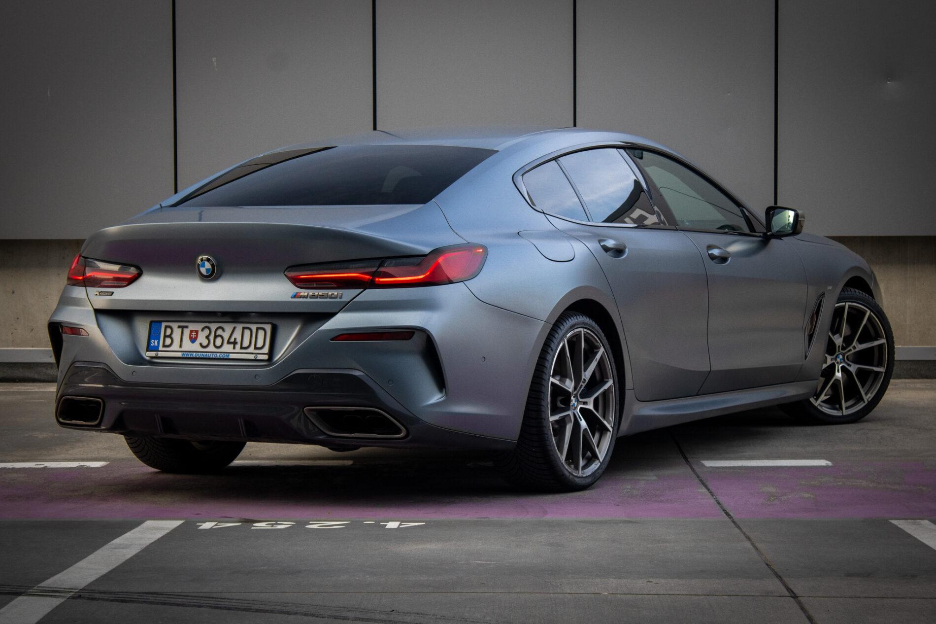 2021 BMW M850i, sivá kupé, 213 085 km