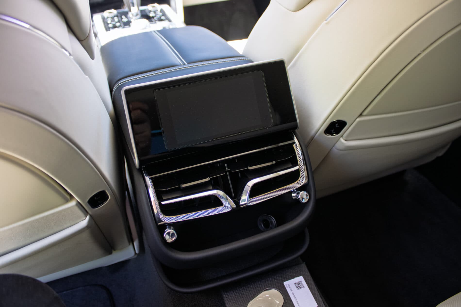 2024 Bentley Flying Spur, čierna sedan, 2 250 km