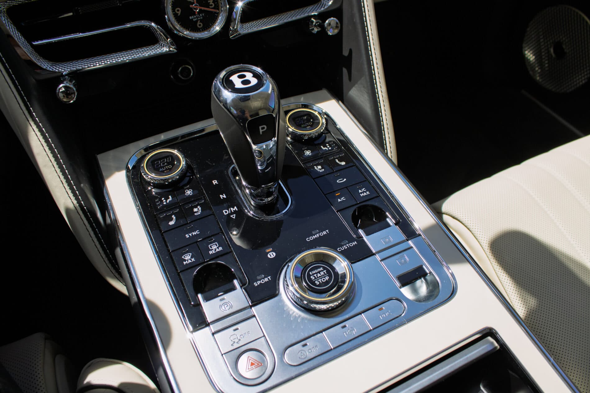 2024 Bentley Flying Spur, čierna sedan, 2 250 km
