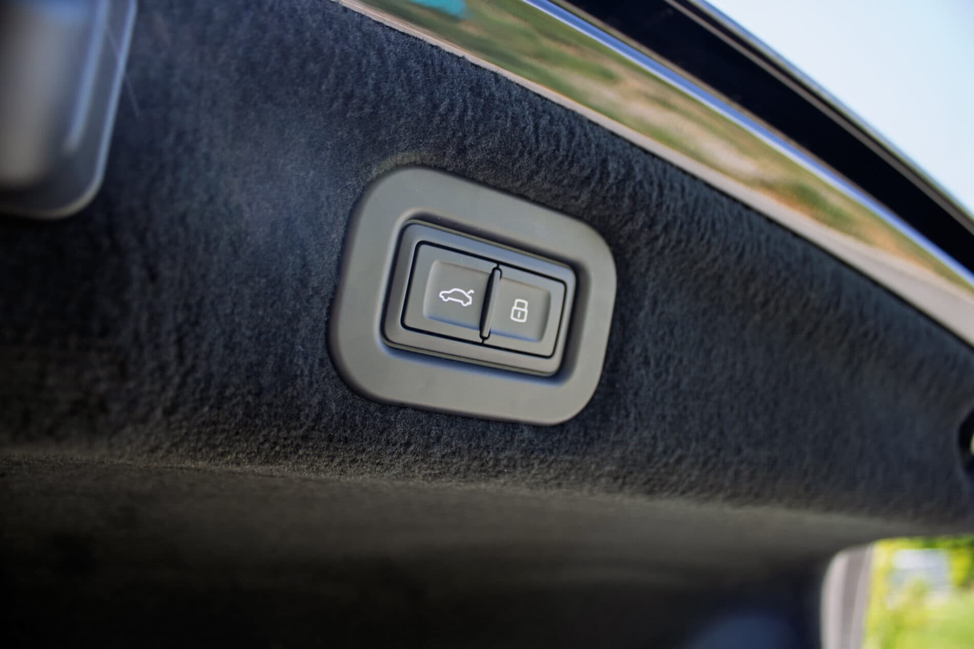 2024 Bentley Flying Spur, čierna sedan, 2 250 km