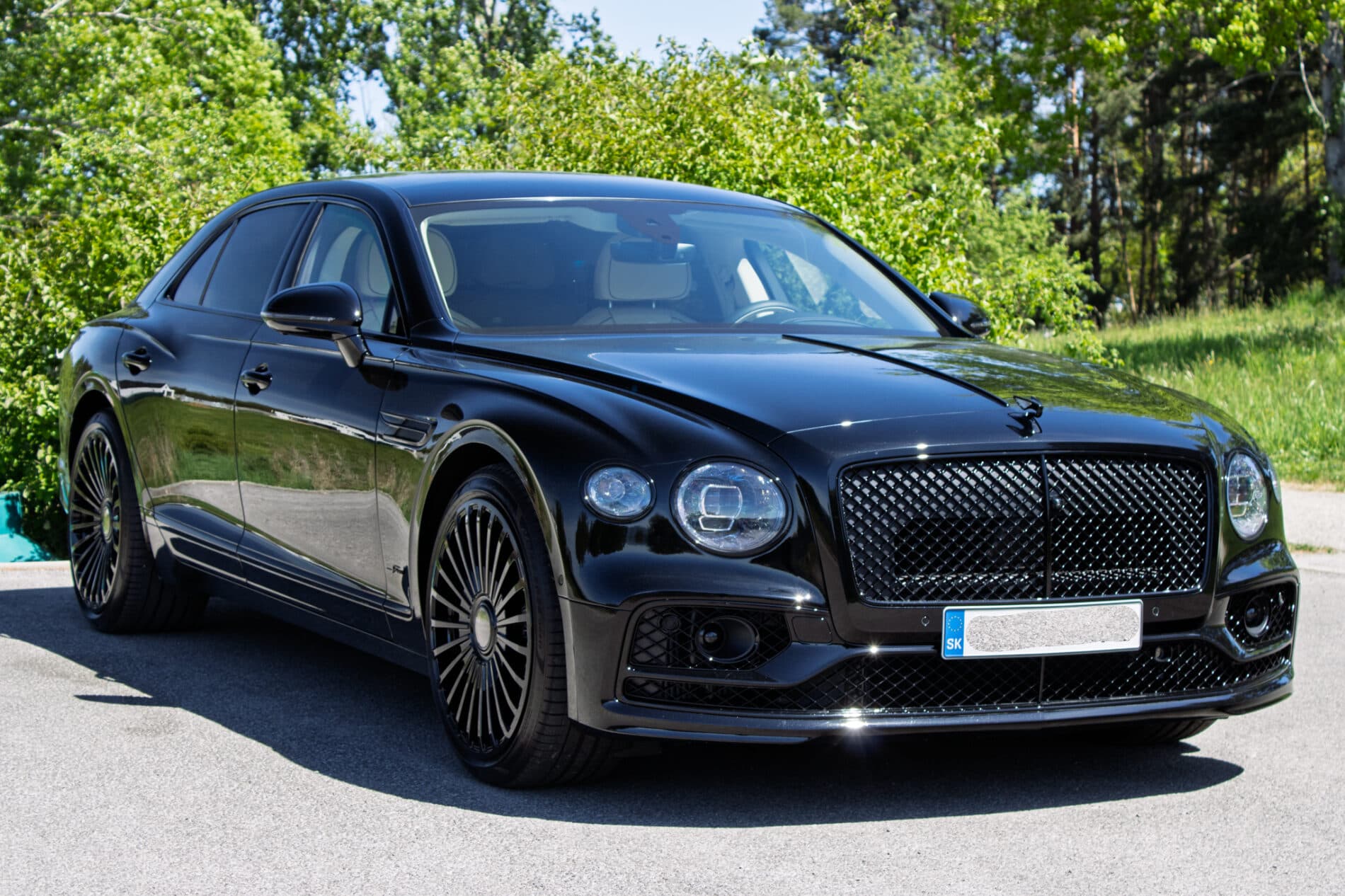 2024 Bentley Flying Spur, čierna sedan, 2 250 km