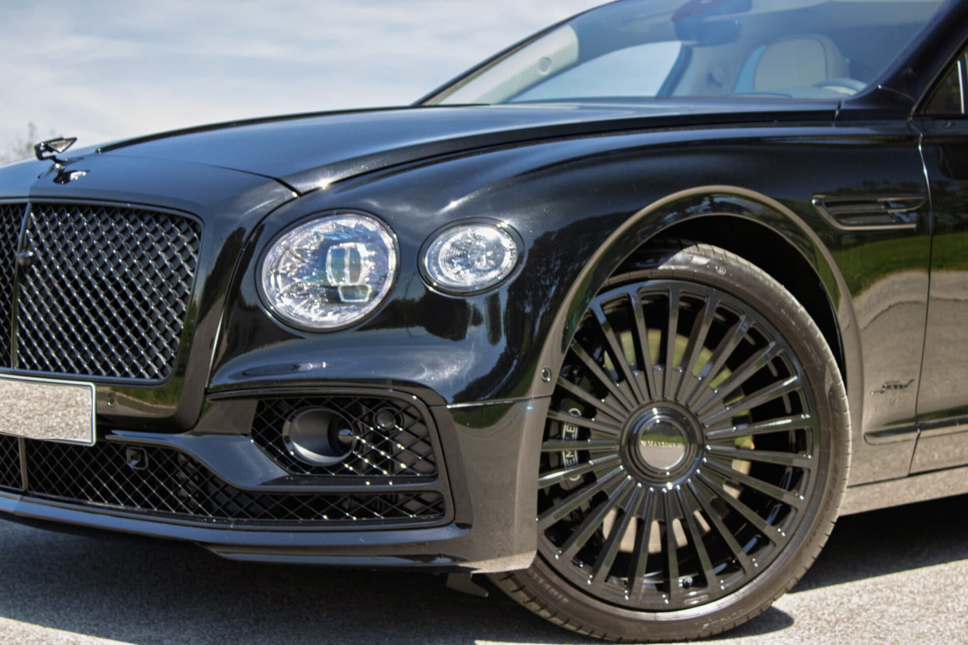 2024 Bentley Flying Spur, čierna sedan, 2 250 km