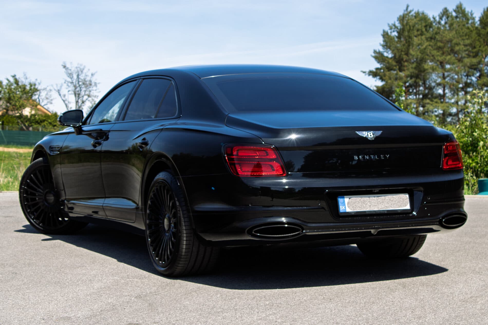 2024 Bentley Flying Spur, čierna sedan, 2 250 km