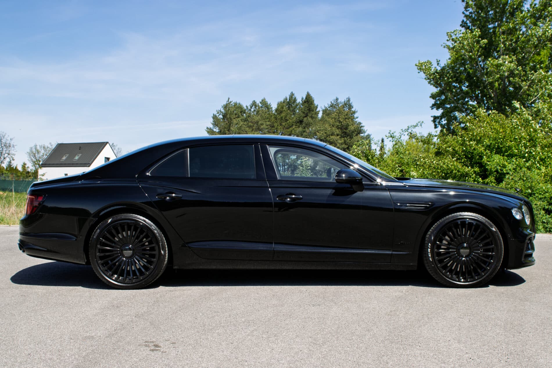 2024 Bentley Flying Spur, čierna sedan, 2 250 km