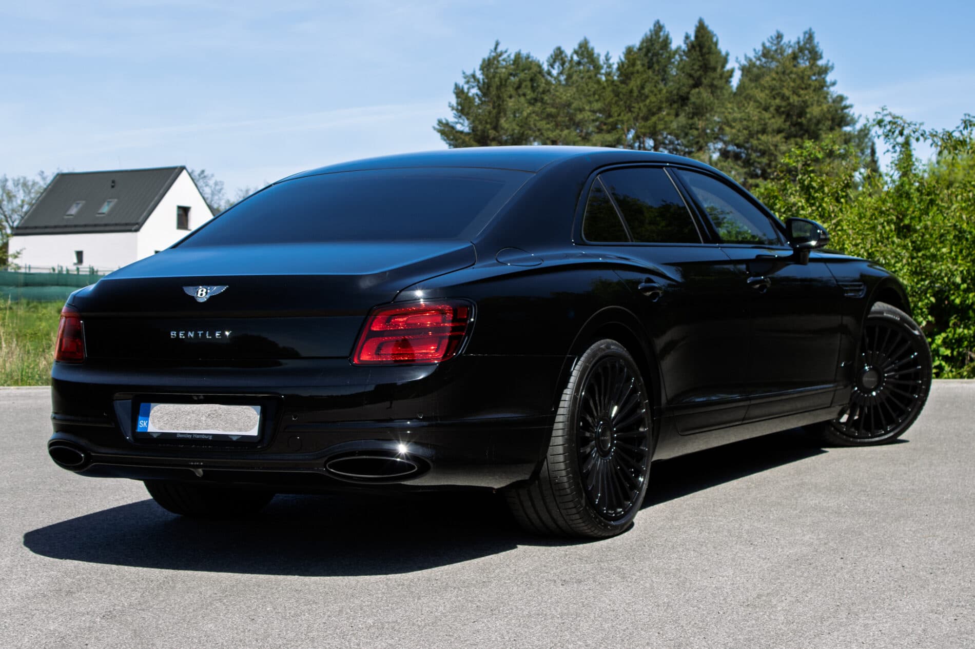 2024 Bentley Flying Spur, čierna sedan, 2 250 km