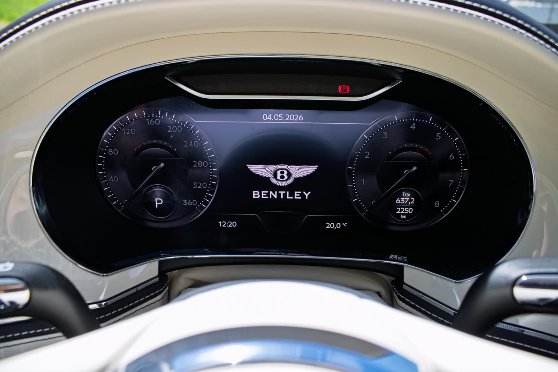 2024 Bentley Flying Spur, čierna sedan, 2 250 km