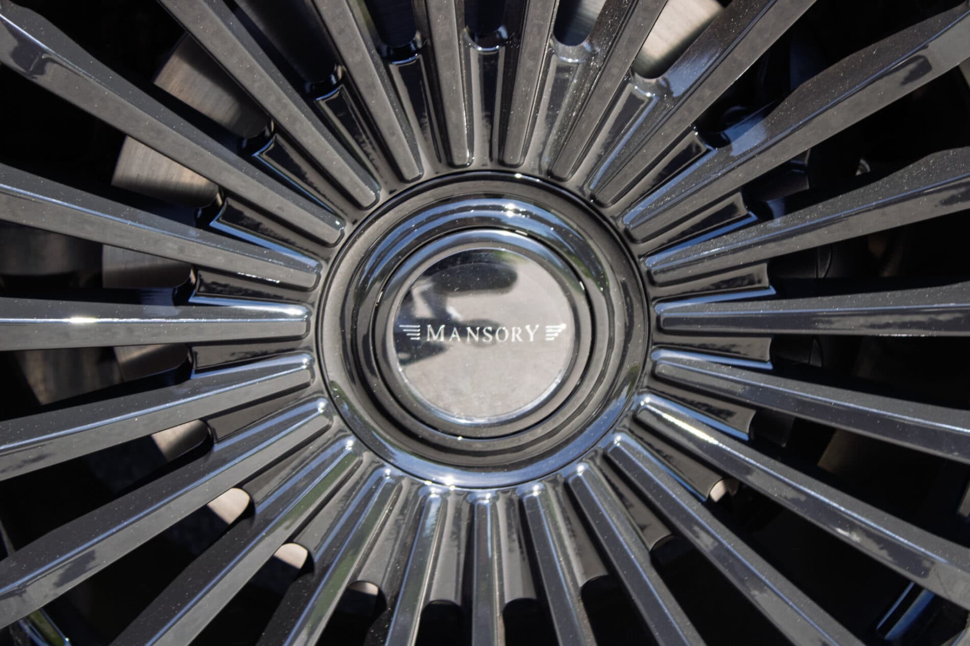 2024 Bentley Flying Spur, čierna sedan, 2 250 km
