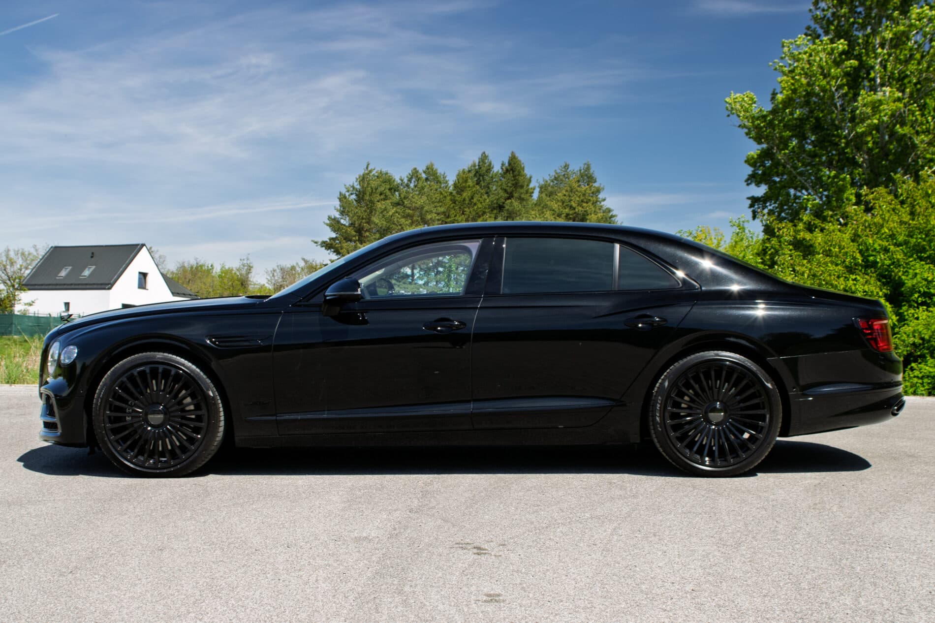 2024 Bentley Flying Spur, čierna sedan, 2 250 km