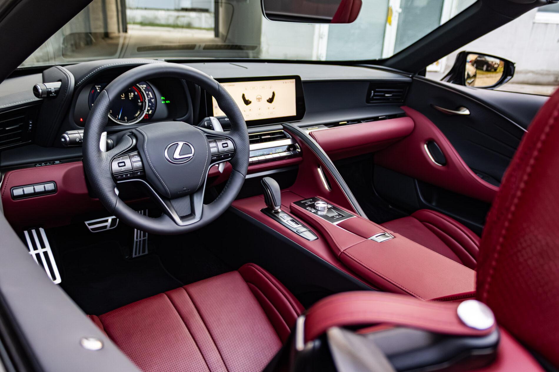 2024 Lexus LC 500, čierna kabriolet, 67 km