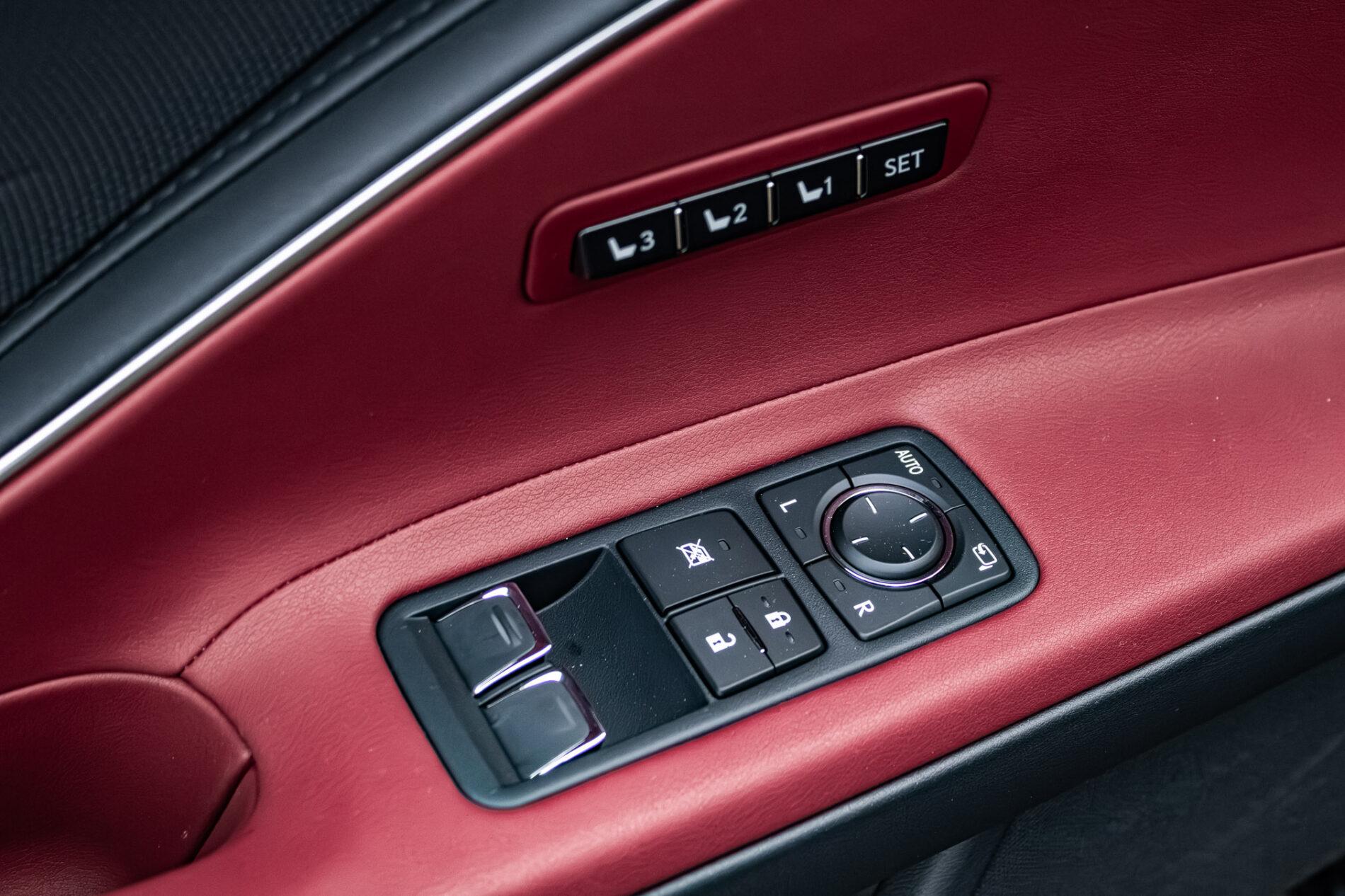 2024 Lexus LC 500, čierna kabriolet, 67 km