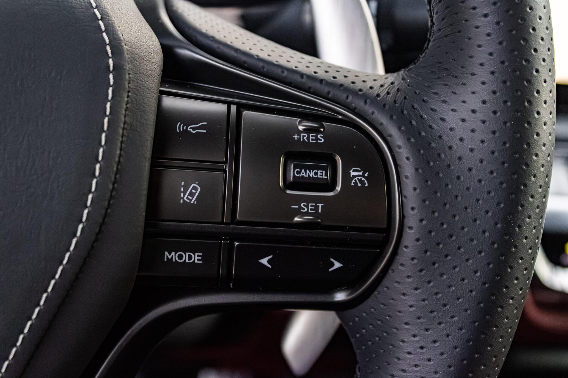 2024 Lexus LC 500, čierna kabriolet, 67 km