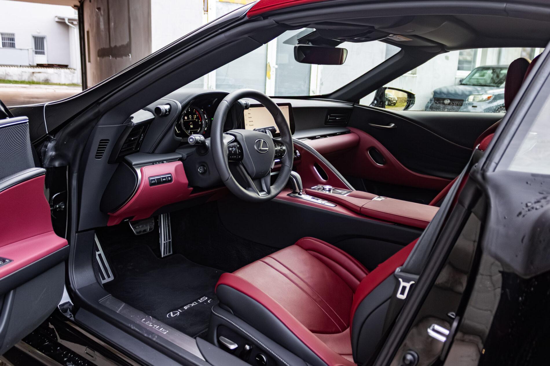2024 Lexus LC 500, čierna kabriolet, 67 km