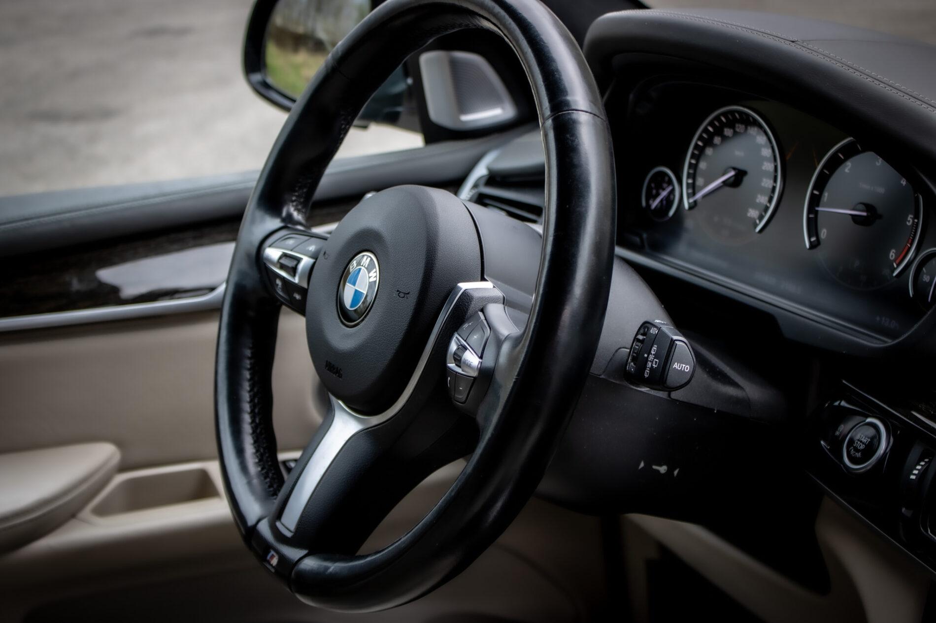 2014 BMW X5 M50d, čierna suv, 255 839 km