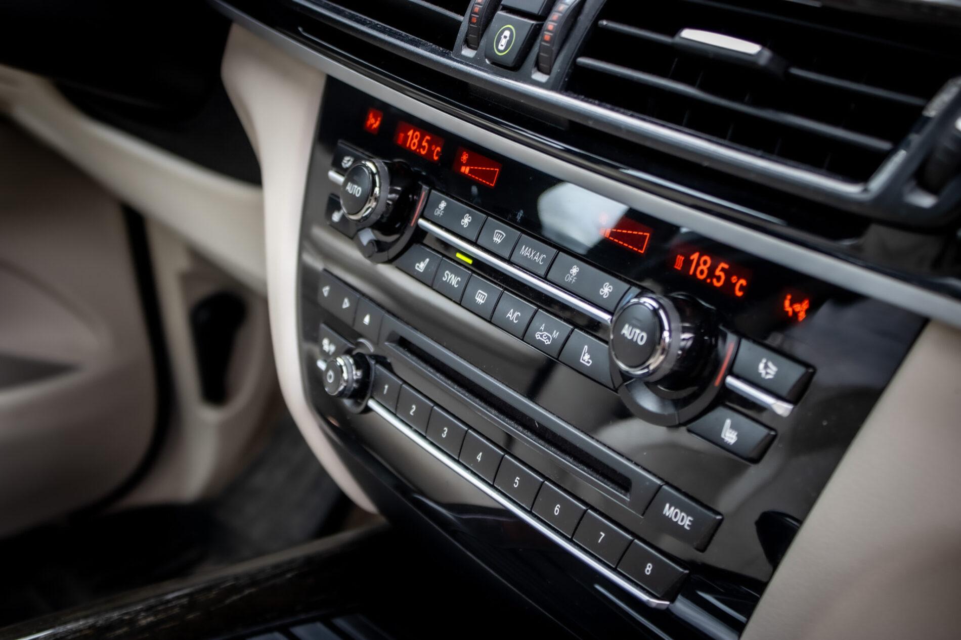 2014 BMW X5 M50d, čierna suv, 255 839 km