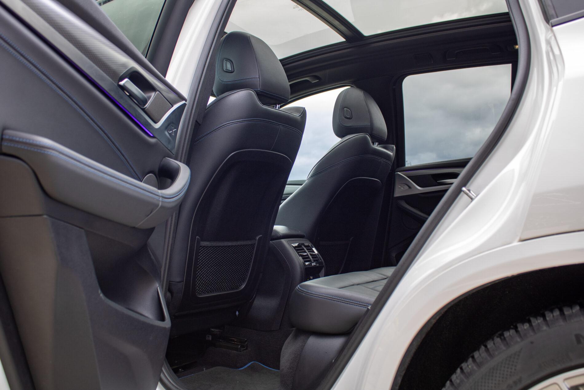 2019 BMW X3 M40i, biela suv, 142 191 km