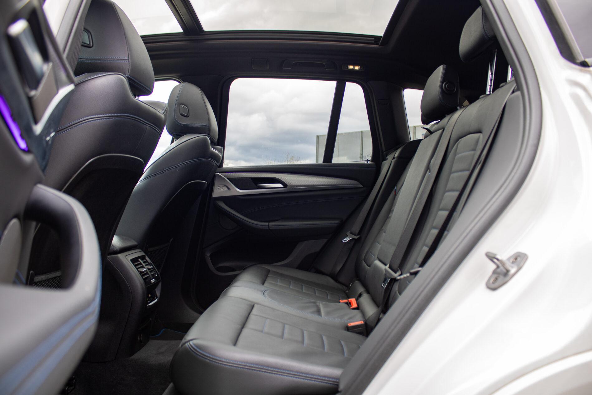 2019 BMW X3 M40i, biela suv, 142 191 km