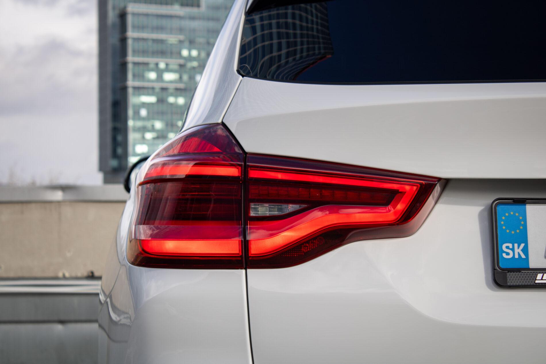 2019 BMW X3 M40i, biela suv, 142 191 km