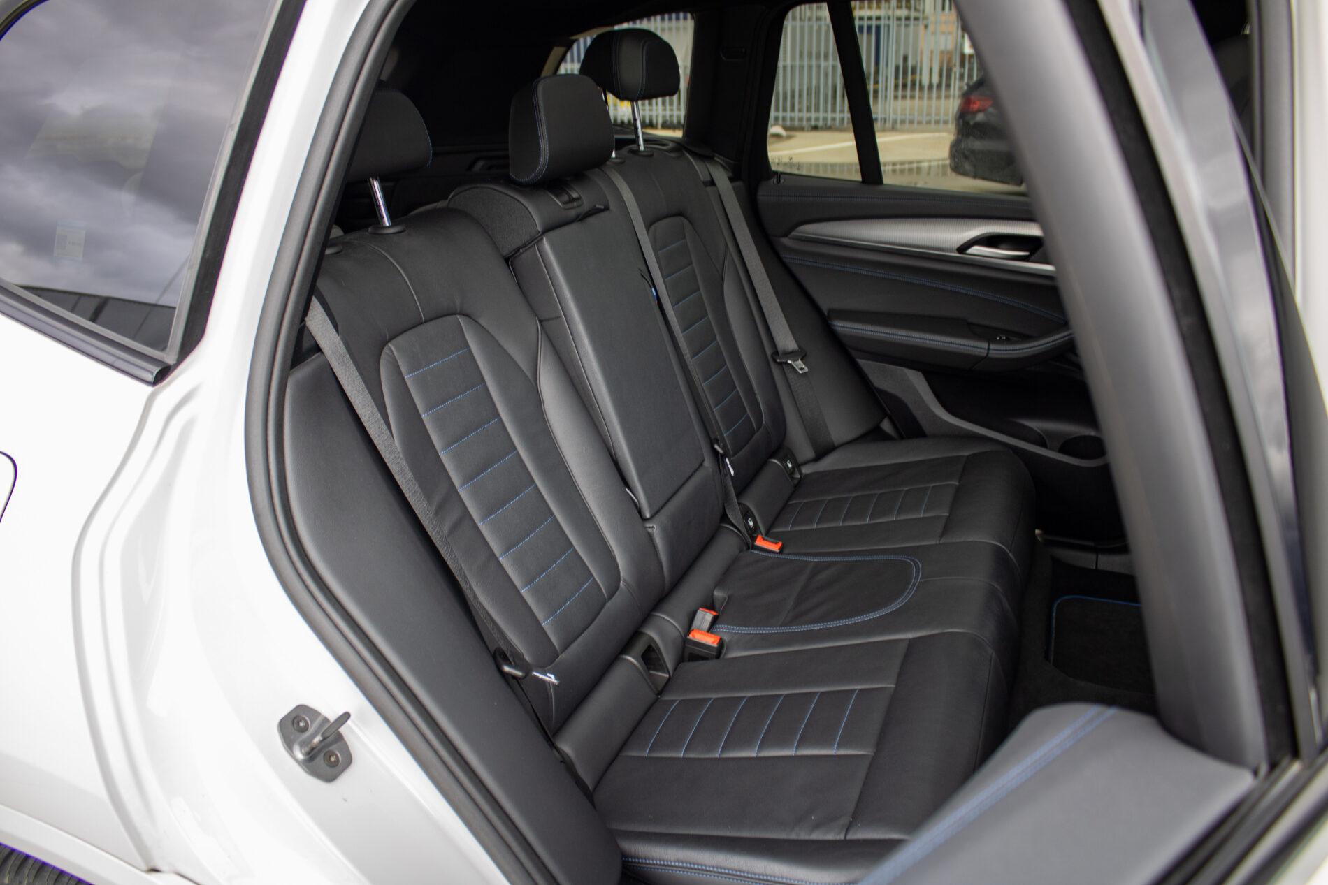 2019 BMW X3 M40i, biela suv, 142 191 km